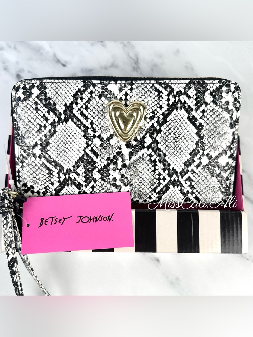 NWT BETSEY JOHNSON Black & White Snakeskin Accordion Zip Wallet Wristlet Bag